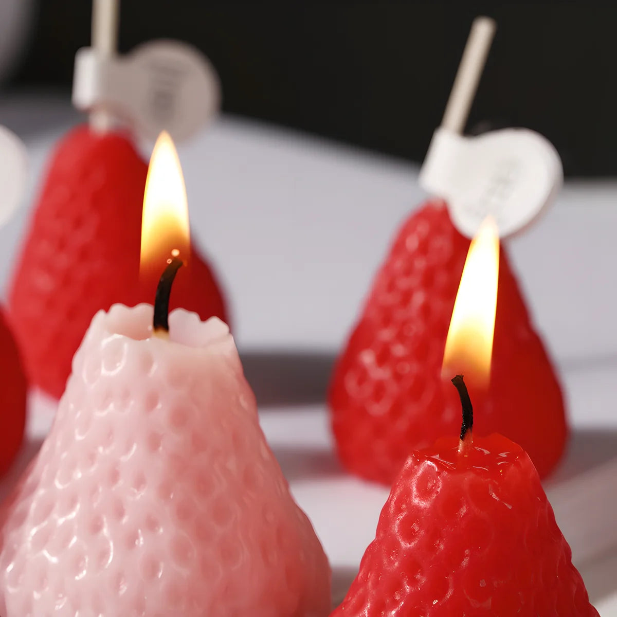 4pcs Strawberry-Shaped Miniature Scented Candles