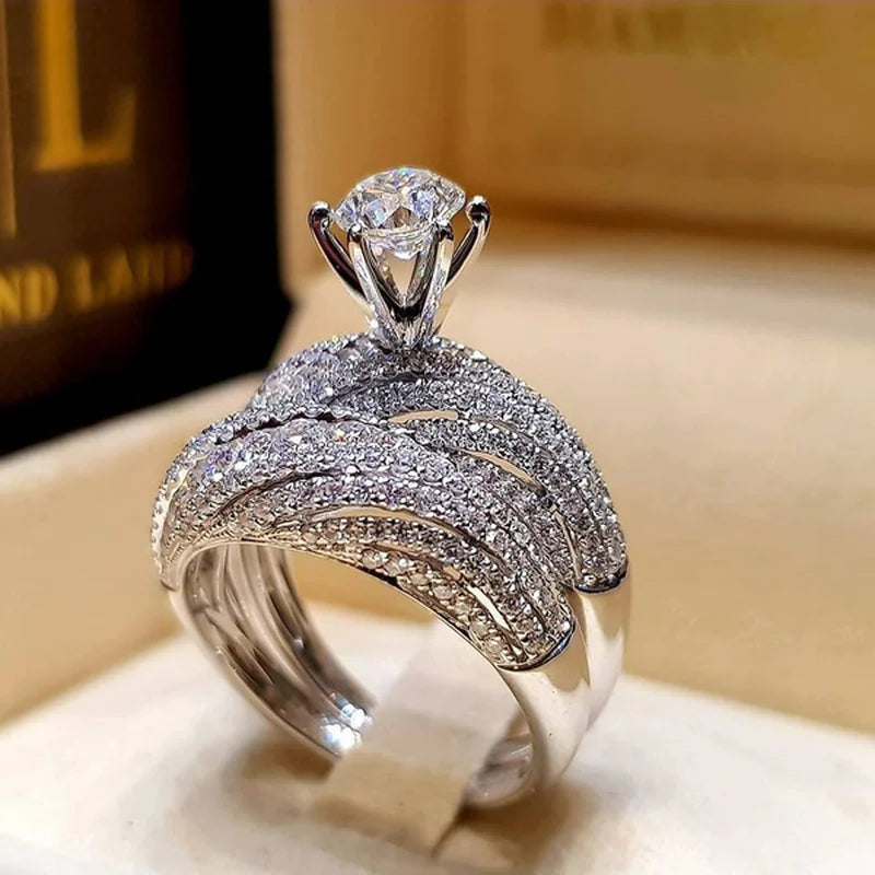 Luxurious Elegant Silver Ring