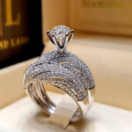 Luxurious Elegant Silver Ring